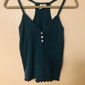 Emerald green tank perfect for summer! ☀️